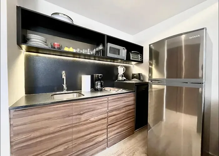 Kaab South - Gorgeous 1 Bdrm